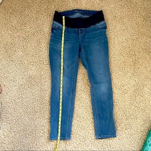Old navy medium wash blue denim maternity jeans